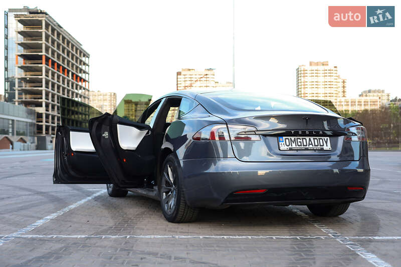 Лифтбек Tesla Model S 2019 в Киеве