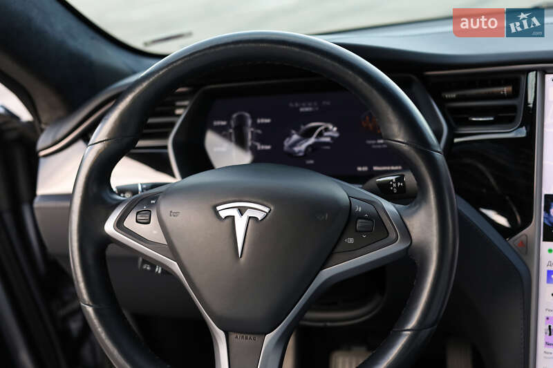 Лифтбек Tesla Model S 2019 в Киеве