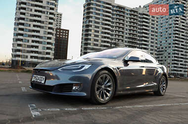 Ліфтбек Tesla Model S 2019 в 