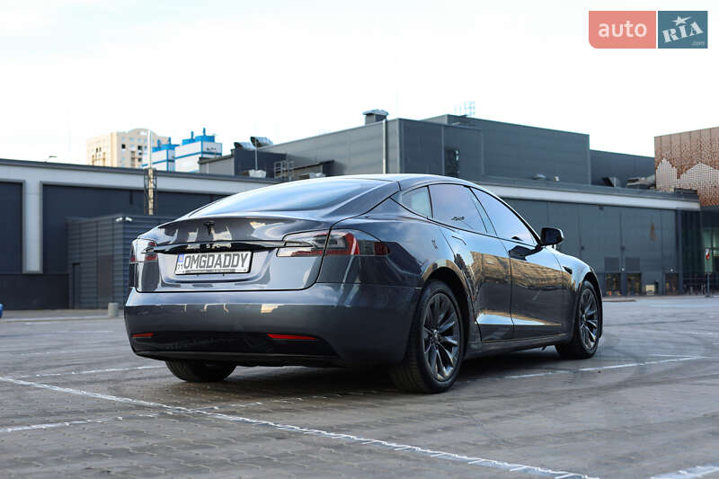 Лифтбек Tesla Model S 2019 в Киеве