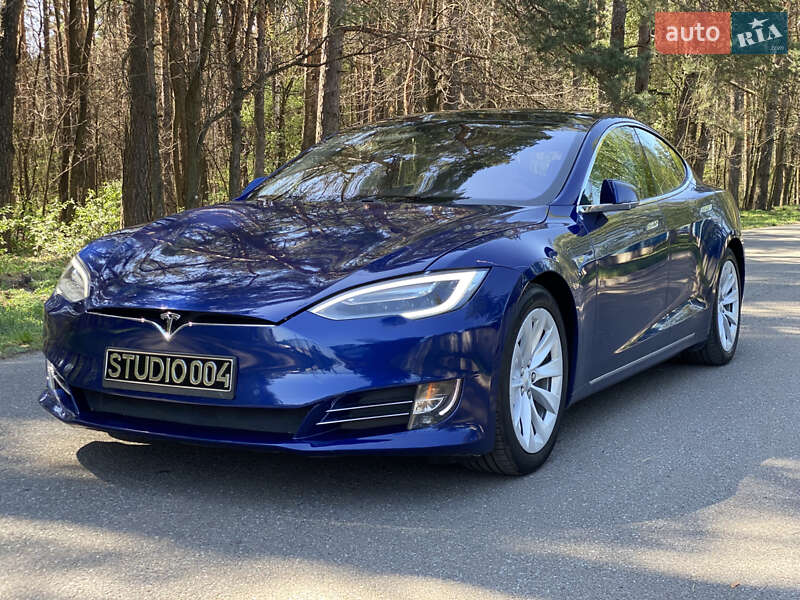 Ліфтбек Tesla Model S 2015 в Бучі