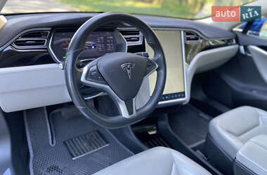 Лифтбек Tesla Model S 2015 в 