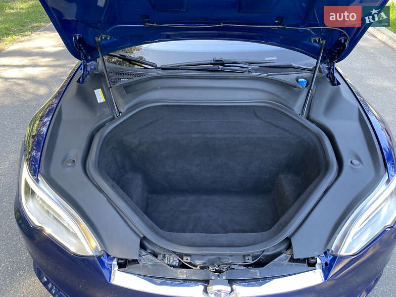 Ліфтбек Tesla Model S 2015 в Бучі