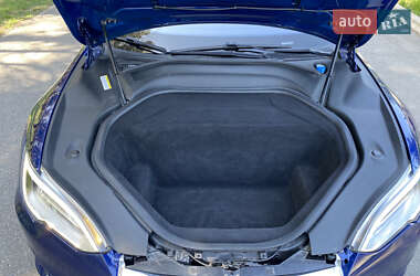 Лифтбек Tesla Model S 2015 в 