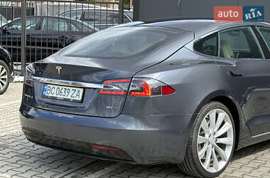 Лифтбек Tesla Model S 2017 в 