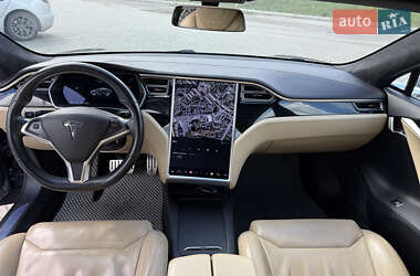 Лифтбек Tesla Model S 2017 в 