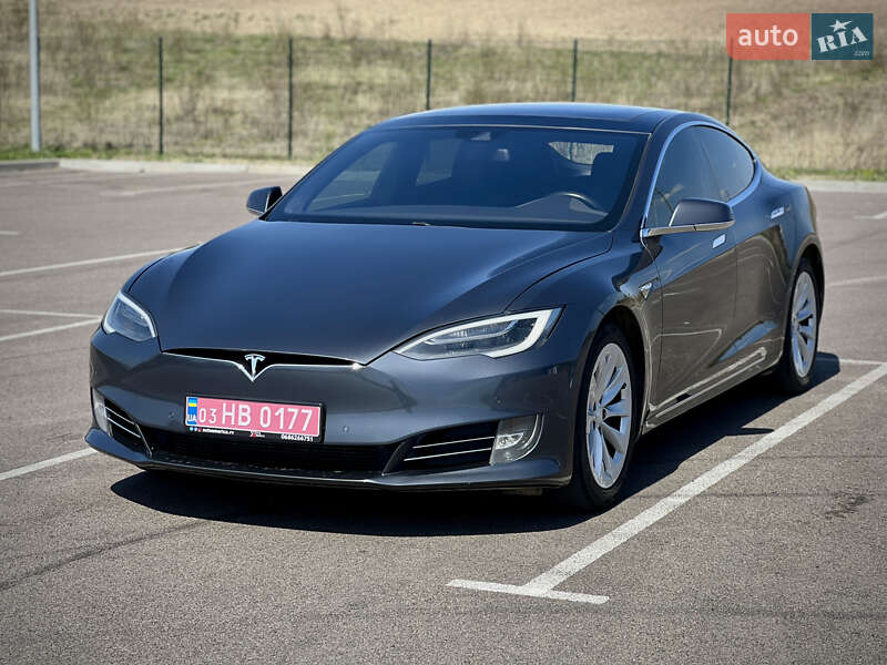 Ліфтбек Tesla Model S 2016 в 
