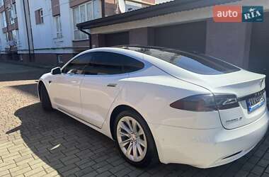 Лифтбек Tesla Model S 2017 в 