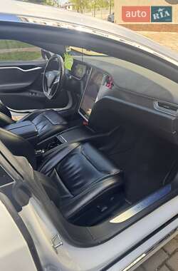 Лифтбек Tesla Model S 2017 в 