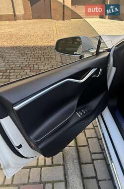 Лифтбек Tesla Model S 2017 в 