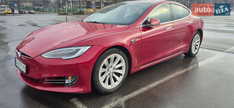 Лифтбек Tesla Model S 2017 в 