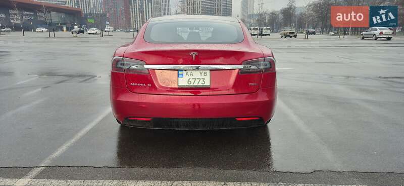 Лифтбек Tesla Model S 2017 в Киеве