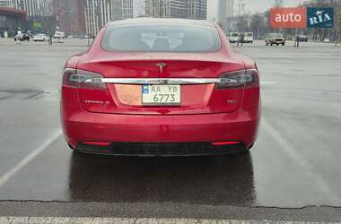 Лифтбек Tesla Model S 2017 в 