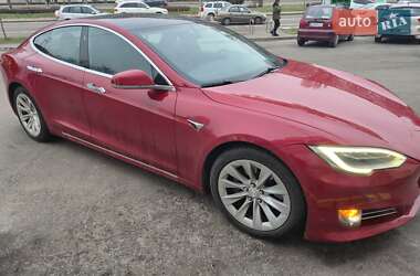 Лифтбек Tesla Model S 2017 в 