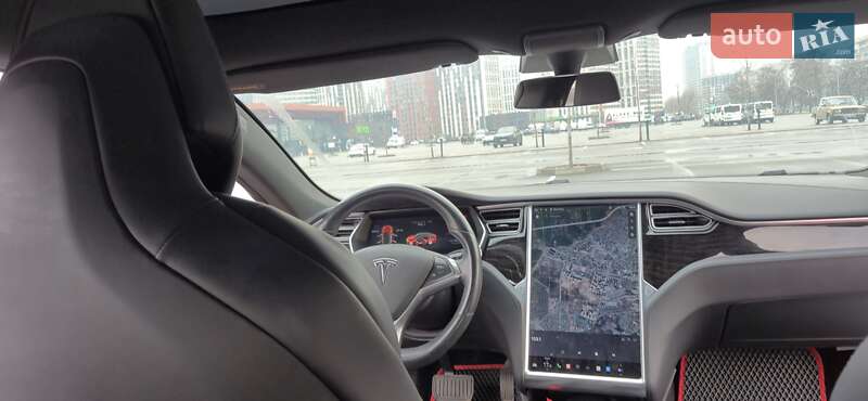 Лифтбек Tesla Model S 2017 в Киеве