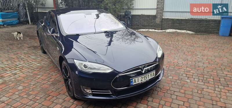 Лифтбек Tesla Model S 2014 в Киеве