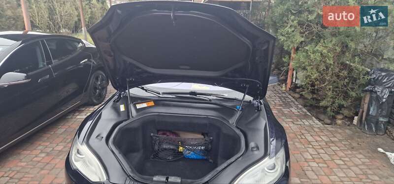 Лифтбек Tesla Model S 2014 в Киеве