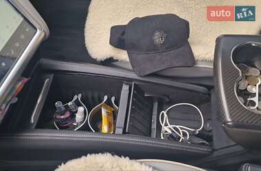 Лифтбек Tesla Model S 2014 в 