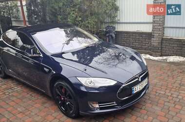 Лифтбек Tesla Model S 2014 в 