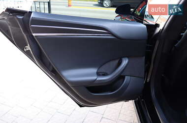 Лифтбек Tesla Model S 2021 в 