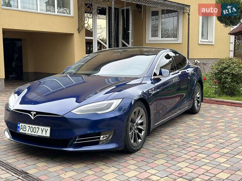Лифтбек Tesla Model S 2017 в Херсоне