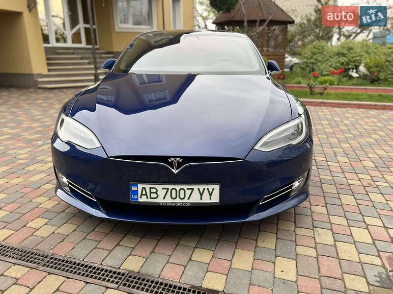 Лифтбек Tesla Model S 2017 в Херсоне