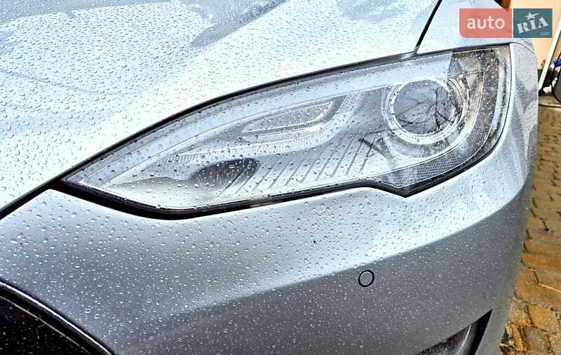 Лифтбек Tesla Model S 2015 в Киеве фото 25 Лифтбек Tesla Model S 2015 в Киеве