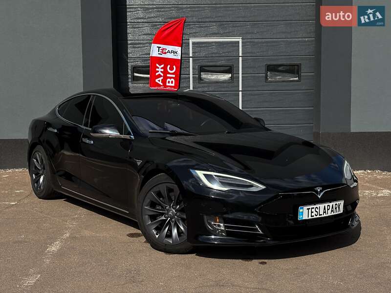 Tesla Model S 2019