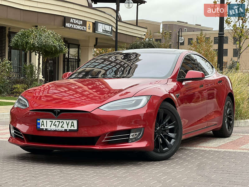 Ліфтбек Tesla Model S 2016 в Києві