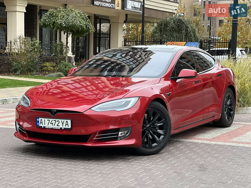 Ліфтбек Tesla Model S 2016 в Києві