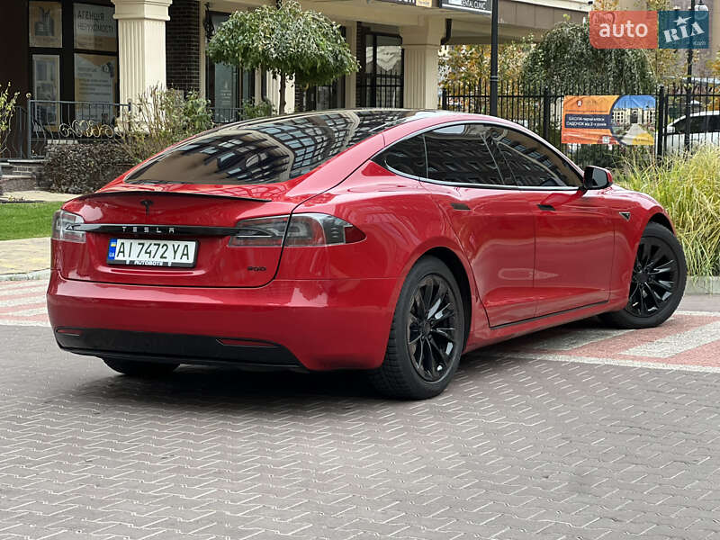 Ліфтбек Tesla Model S 2016 в Києві