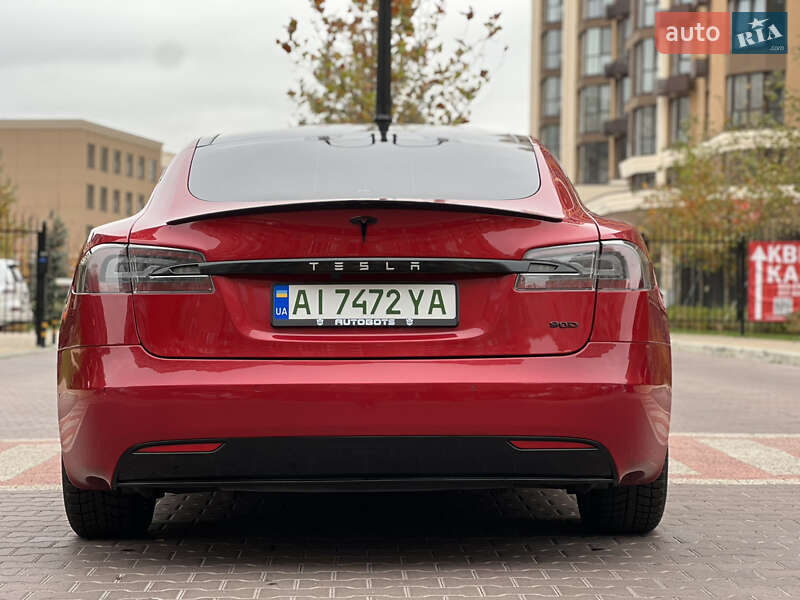 Ліфтбек Tesla Model S 2016 в Києві