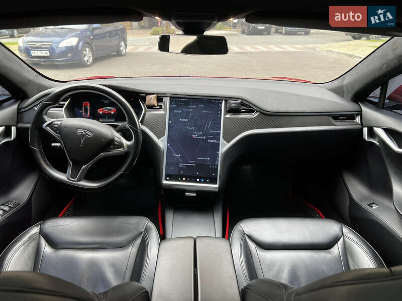 Ліфтбек Tesla Model S 2016 в Києві