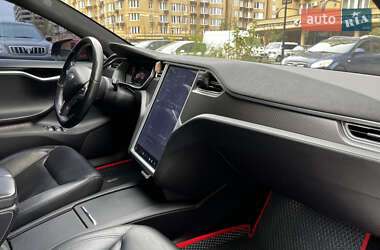 Лифтбек Tesla Model S 2016 в 