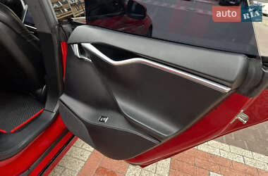 Лифтбек Tesla Model S 2016 в 
