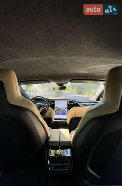 Лифтбек Tesla Model S 2016 в Хмельницком