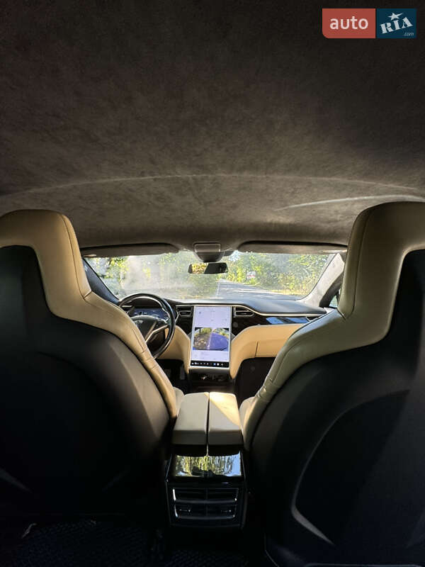 Лифтбек Tesla Model S 2016 в Хмельницком фото 10 Лифтбек Tesla Model S 2016 в Хмельницком