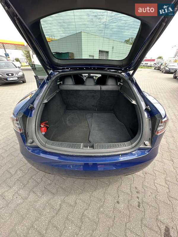 Лифтбек Tesla Model S 2017 в Херсоне