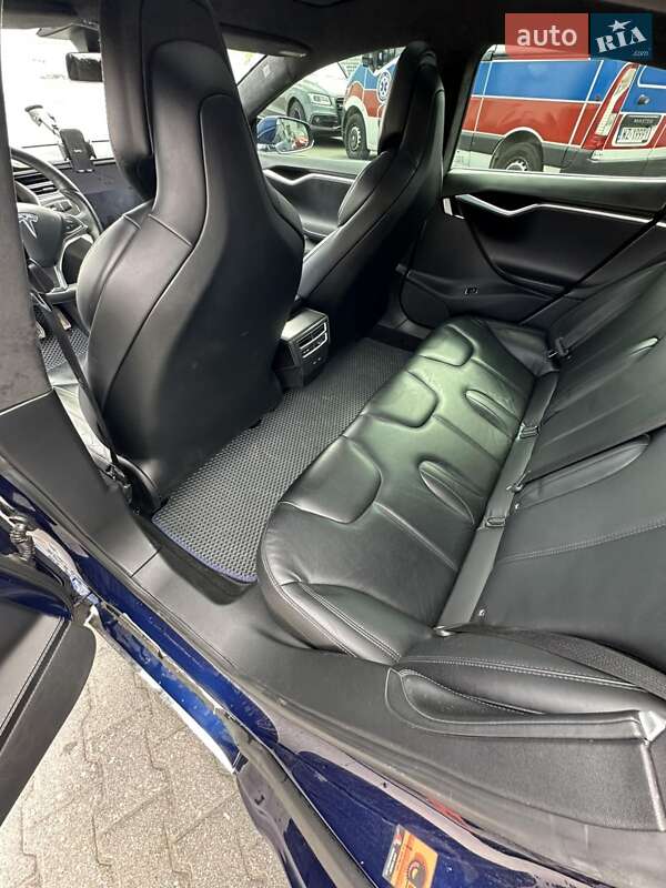 Лифтбек Tesla Model S 2017 в Херсоне