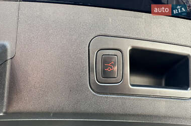 Ліфтбек Tesla Model S 2013 в 