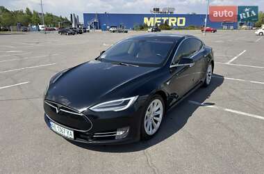 Лифтбек Tesla Model S 2013 в 