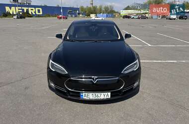 Лифтбек Tesla Model S 2013 в 