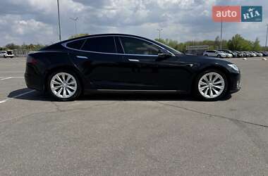Лифтбек Tesla Model S 2013 в 