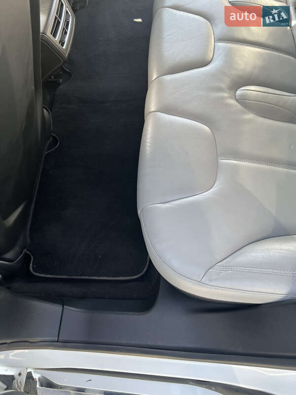 Лифтбек Tesla Model S 2015 в Львове