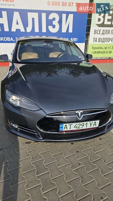 Ліфтбек Tesla Model S 2014 в Тернополі