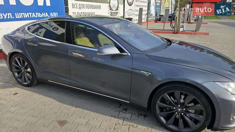 Ліфтбек Tesla Model S 2014 в Тернополі