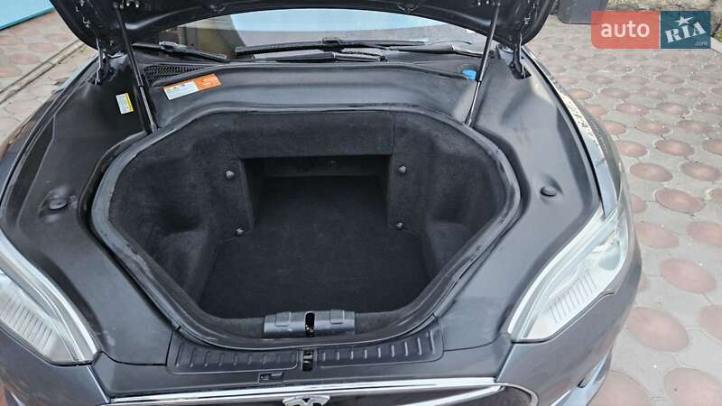 Ліфтбек Tesla Model S 2014 в Тернополі