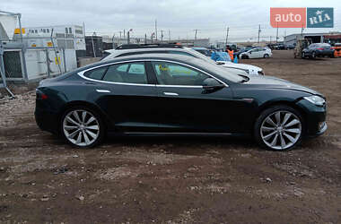 Лифтбек Tesla Model S 2014 в 