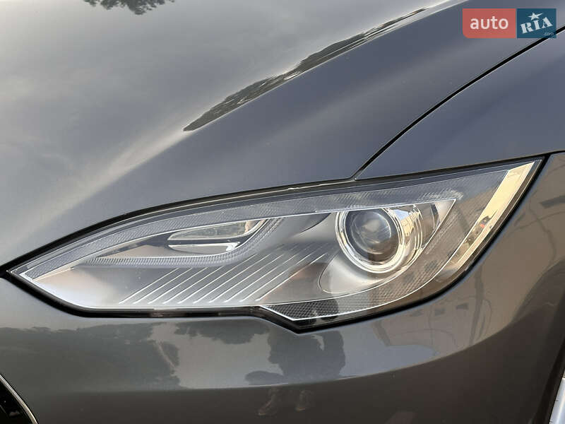 Лифтбек Tesla Model S 2014 в Киеве