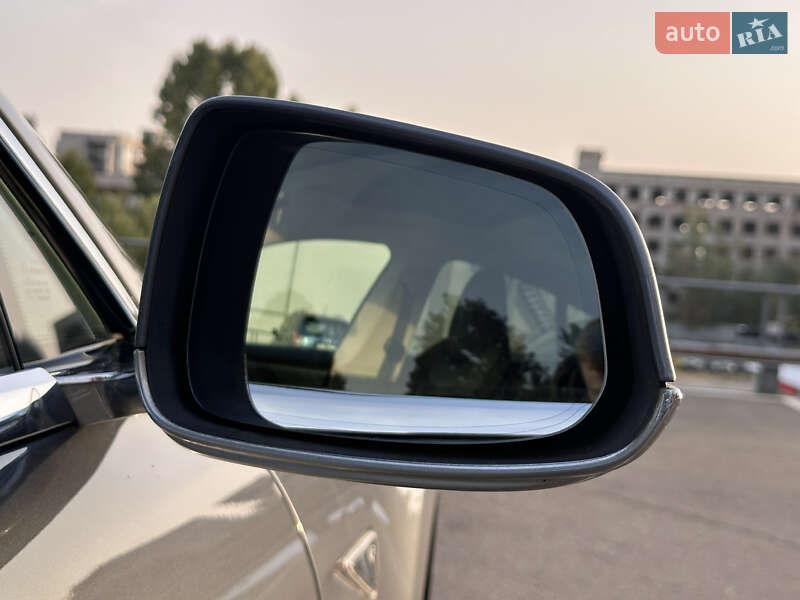 Лифтбек Tesla Model S 2014 в Киеве